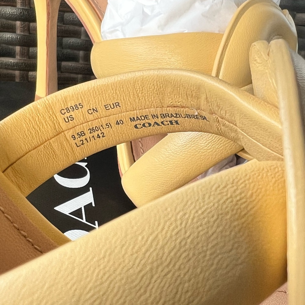 🌟New Coach Kellie Leather Heels 🌟 - Picture 5 of 6
